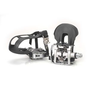 Shimano PD-M324 pedals w/toe clips and straps
